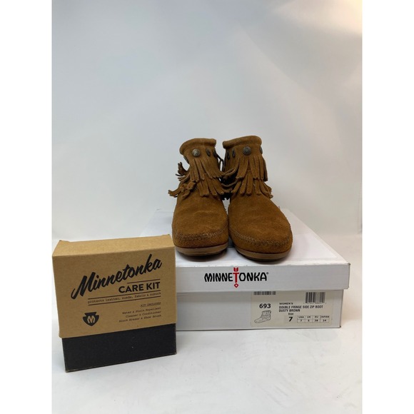 Minnetonka Shoes - Minnetonka Double Fringe Side Zip Boot Womens 7 Brown Excellent Suede Concho 693